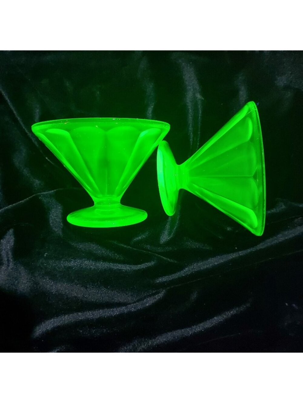 Federal Glass Company Pudding Custard Sherbet 2 Cups Glowy Depression Green